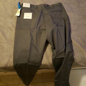30x30 Perry Ellis Slim Fit Travel Luxe Chino